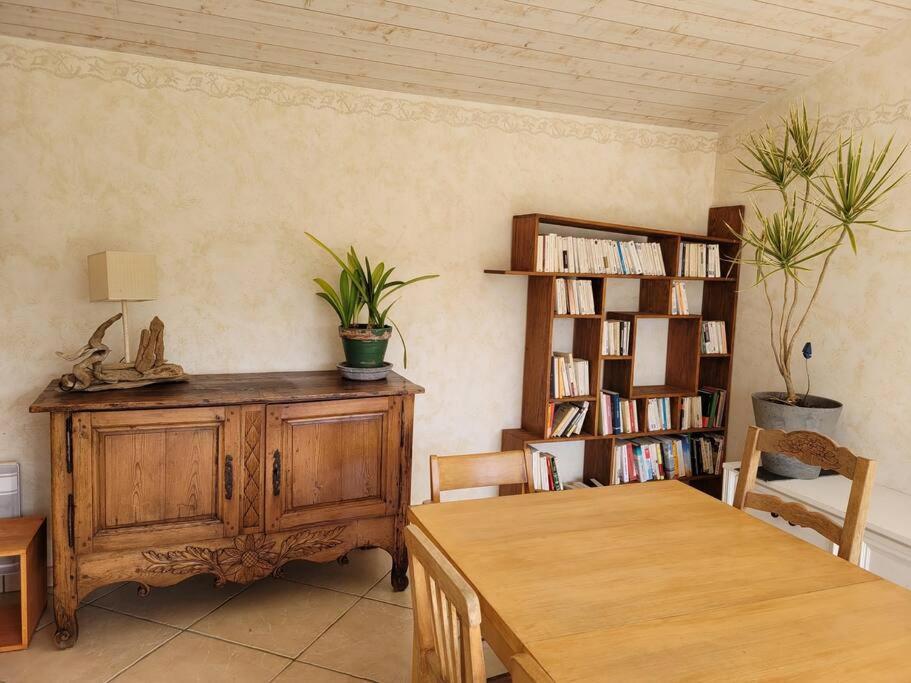 Maison Au Calme A 2 Pas Du Port ก็องแกล ภายนอก รูปภาพ