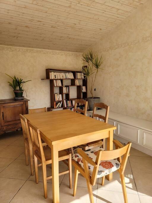 Maison Au Calme A 2 Pas Du Port ก็องแกล ภายนอก รูปภาพ